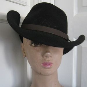 Conner Handmade wool hat w/ leather strip, black, Sz M